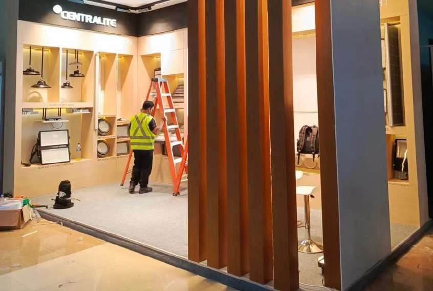 Centralite booth, build