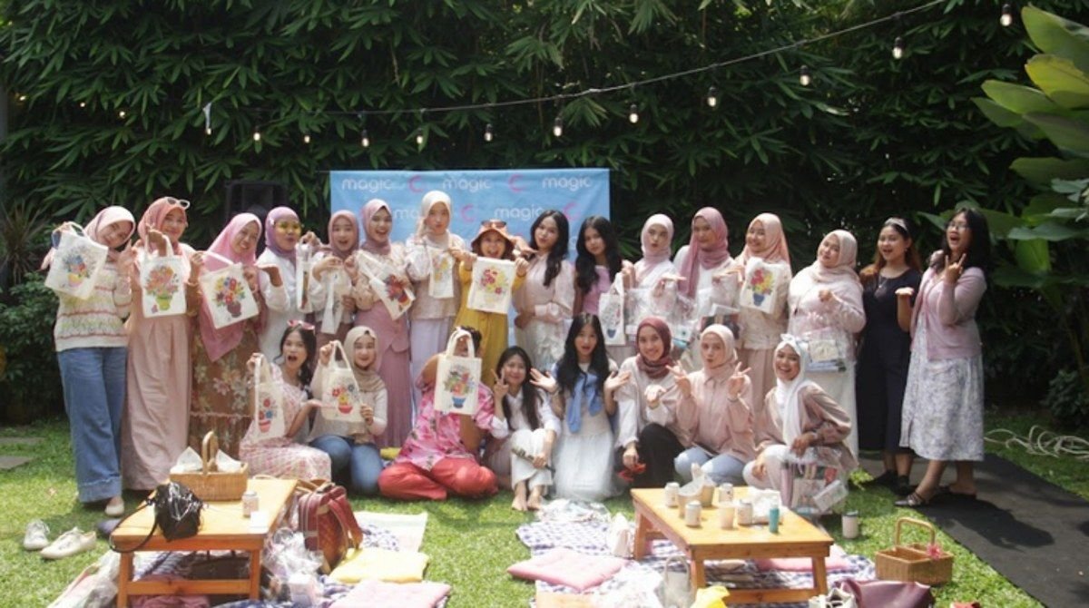 Beauty class, group session