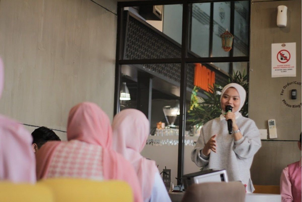 Host session