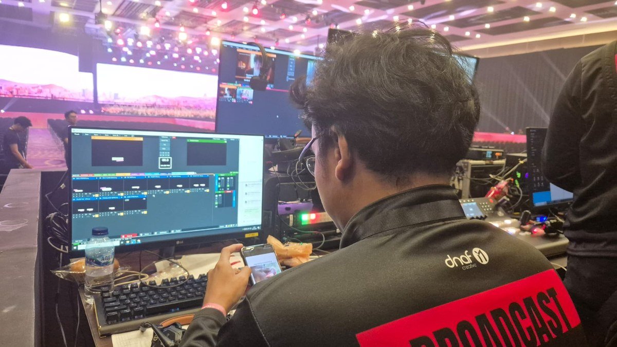 DNAF broadcast operator on console