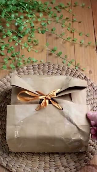 Gift unboxing