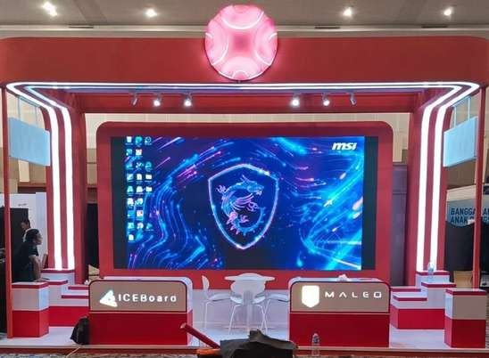 AYOO KLIK, LED stage